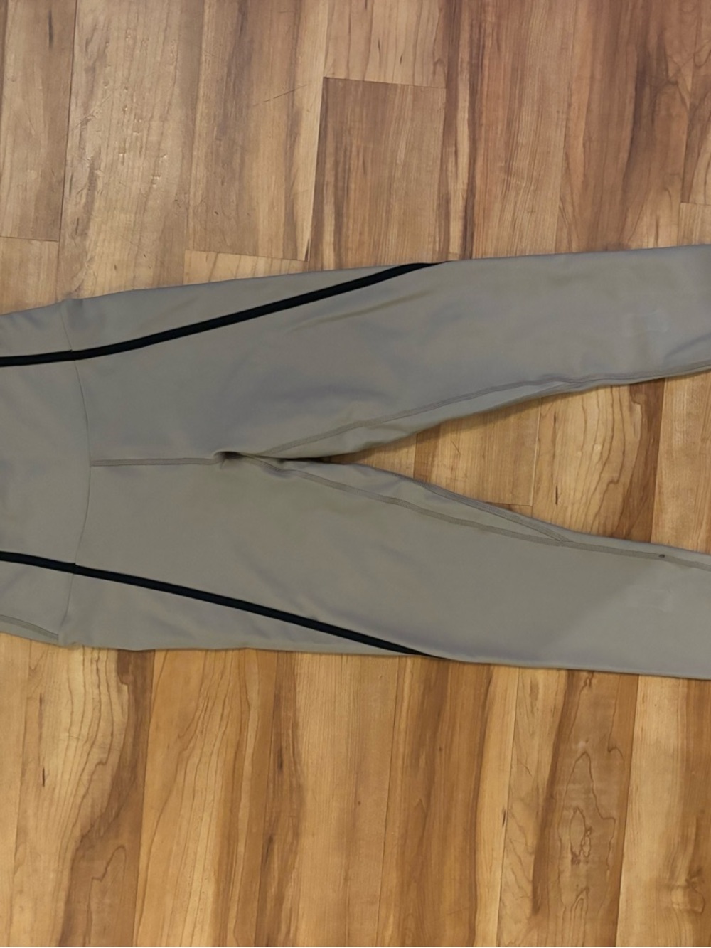 High-Waist Beige Leggings with Black Trim